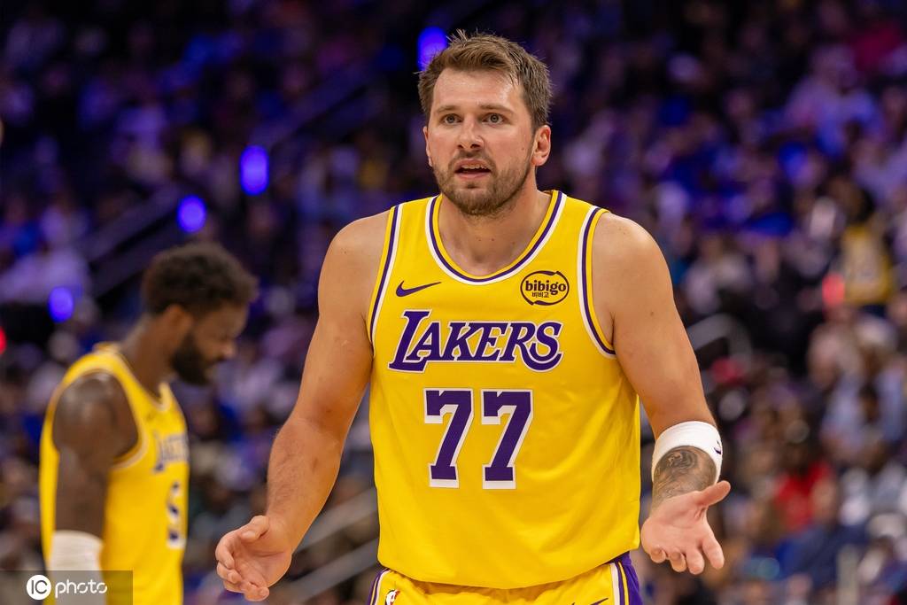 NBA球队市值前10:勇士队113.3亿排名第一 湖人队100亿排名第二